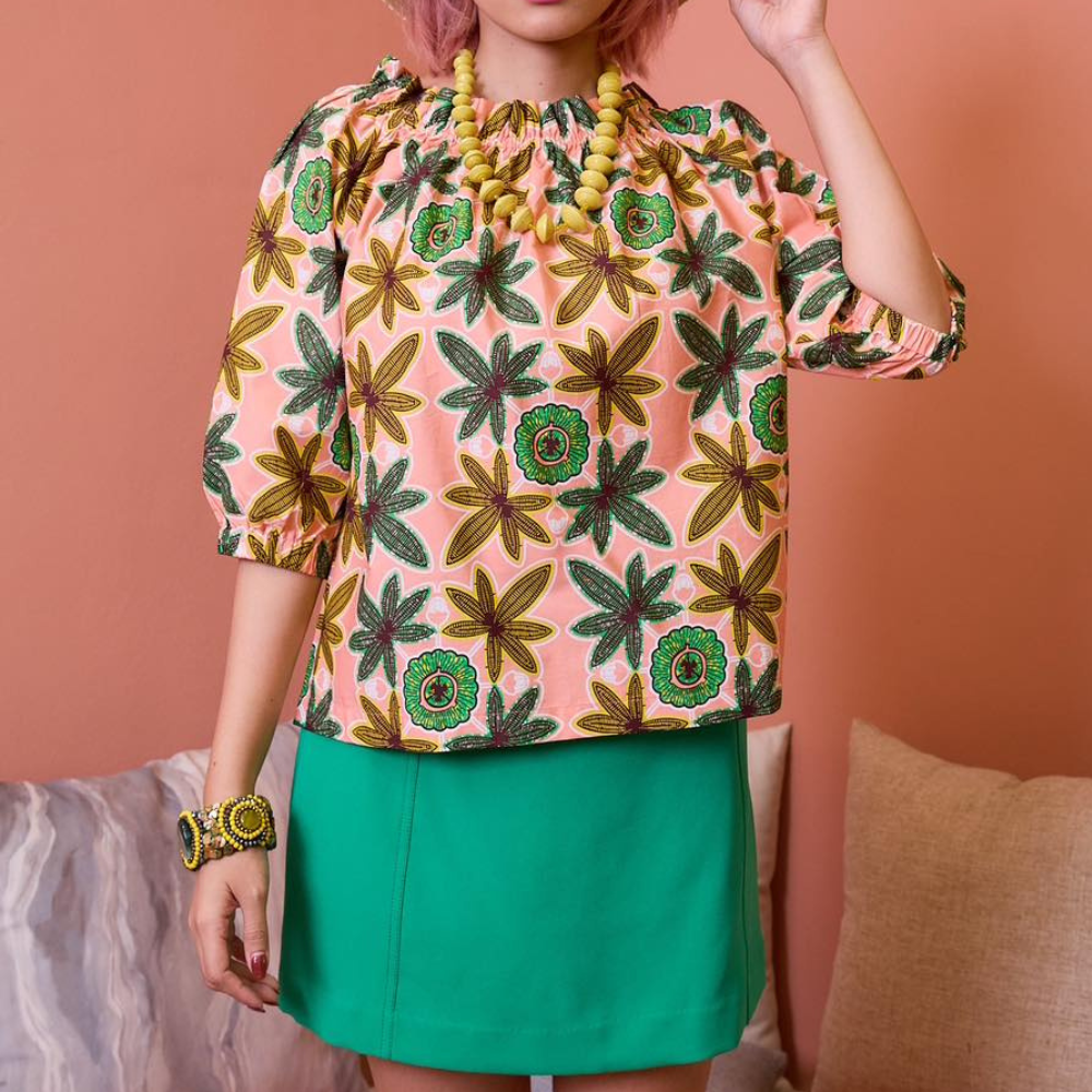 Lebhafte Geblümte Puffärmel-Bluse